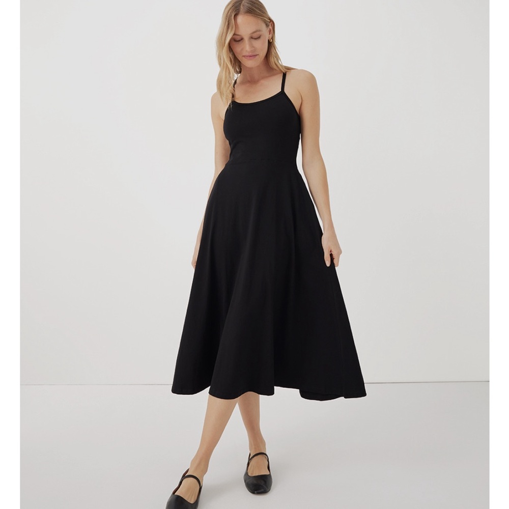 Pact organic fit and flare midi dress. Size small